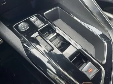 PEUGEOT 3008 Hybrid 136 GT e-DSC Navi LED R-Kam