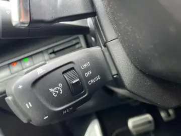 PEUGEOT 3008 Hybrid 136 GT e-DSC Navi LED R-Kam
