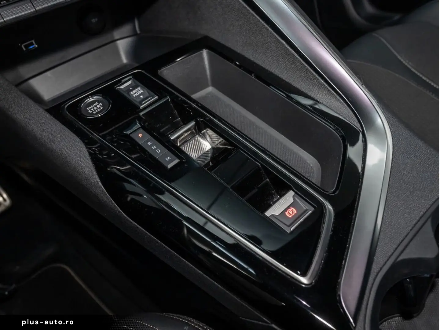 PEUGEOT 3008 GT HYBRID 136 e-DSC6 ACC LED NAVI KAMERA BT