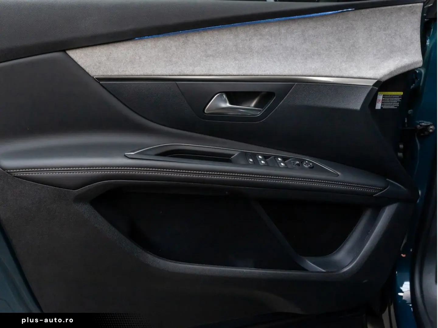 PEUGEOT 3008 GT HYBRID 136 e-DSC6 ACC LED NAVI KAMERA BT