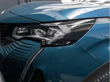 PEUGEOT 3008 GT HYBRID 136 e-DSC6 ACC LED NAVI KAMERA BT