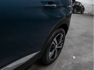 PEUGEOT 3008 GT HYBRID 136 e-DSC6 ACC LED NAVI KAMERA BT