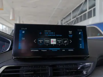 PEUGEOT 3008 GT Hybrid 136 e-DSC6 ACC LED NAVI