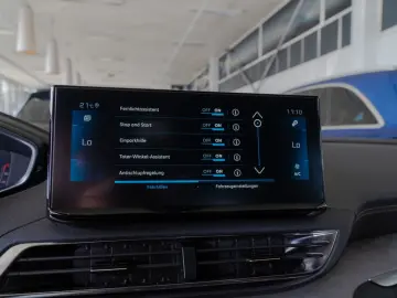 PEUGEOT 3008 GT Hybrid 136 e-DSC6 ACC LED NAVI