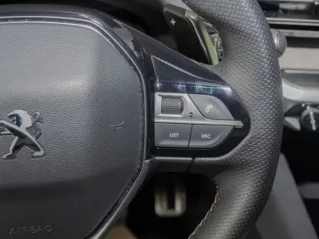 PEUGEOT 3008 GT Hybrid 136 e-DSC6 ACC LED NAVI