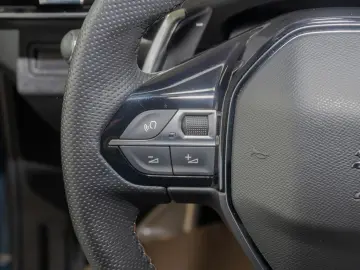 PEUGEOT 3008 GT Hybrid 136 e-DSC6 ACC LED NAVI