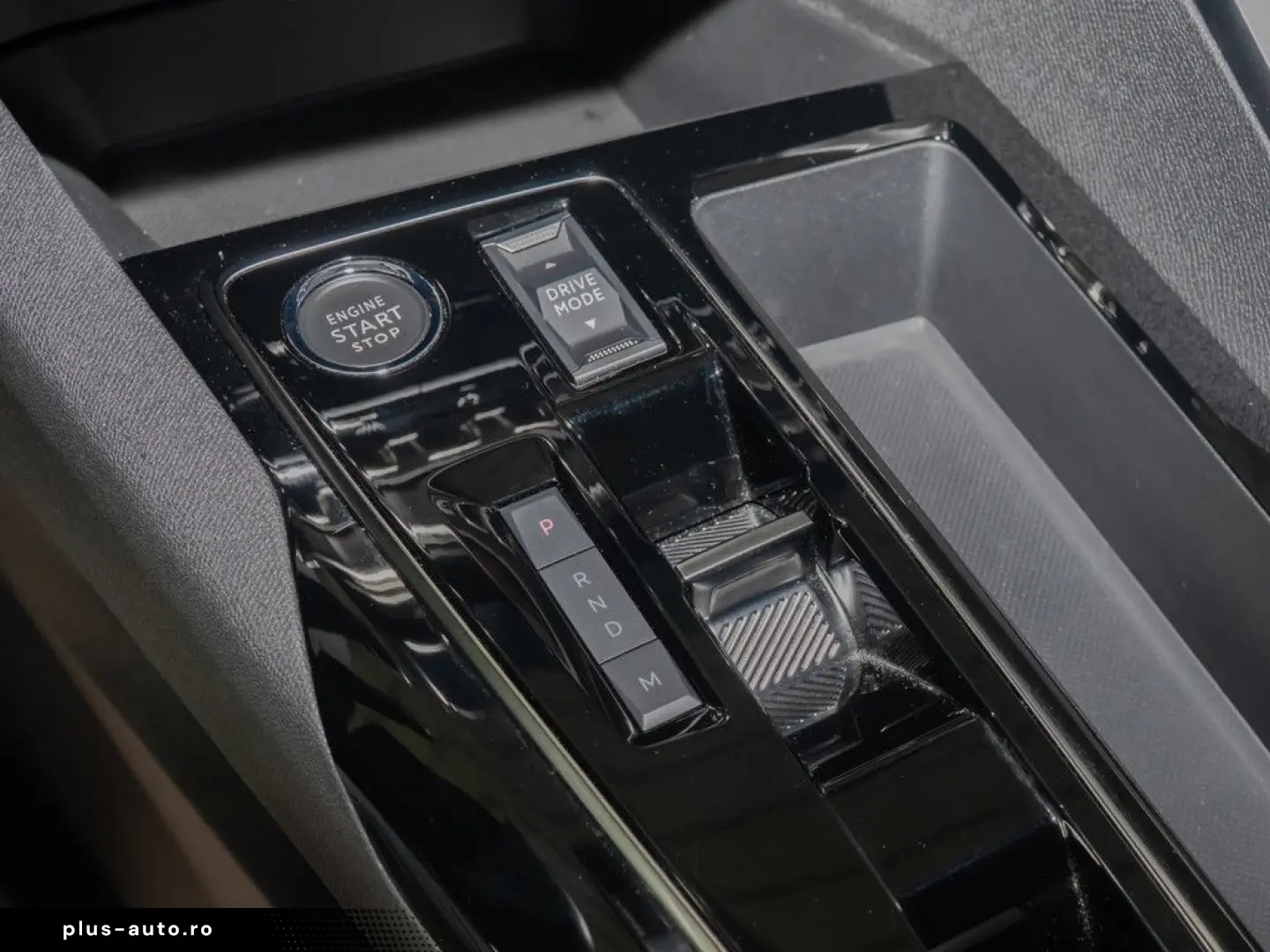 PEUGEOT 3008 GT Hybrid 136 e-DSC6 ACC LED NAVI