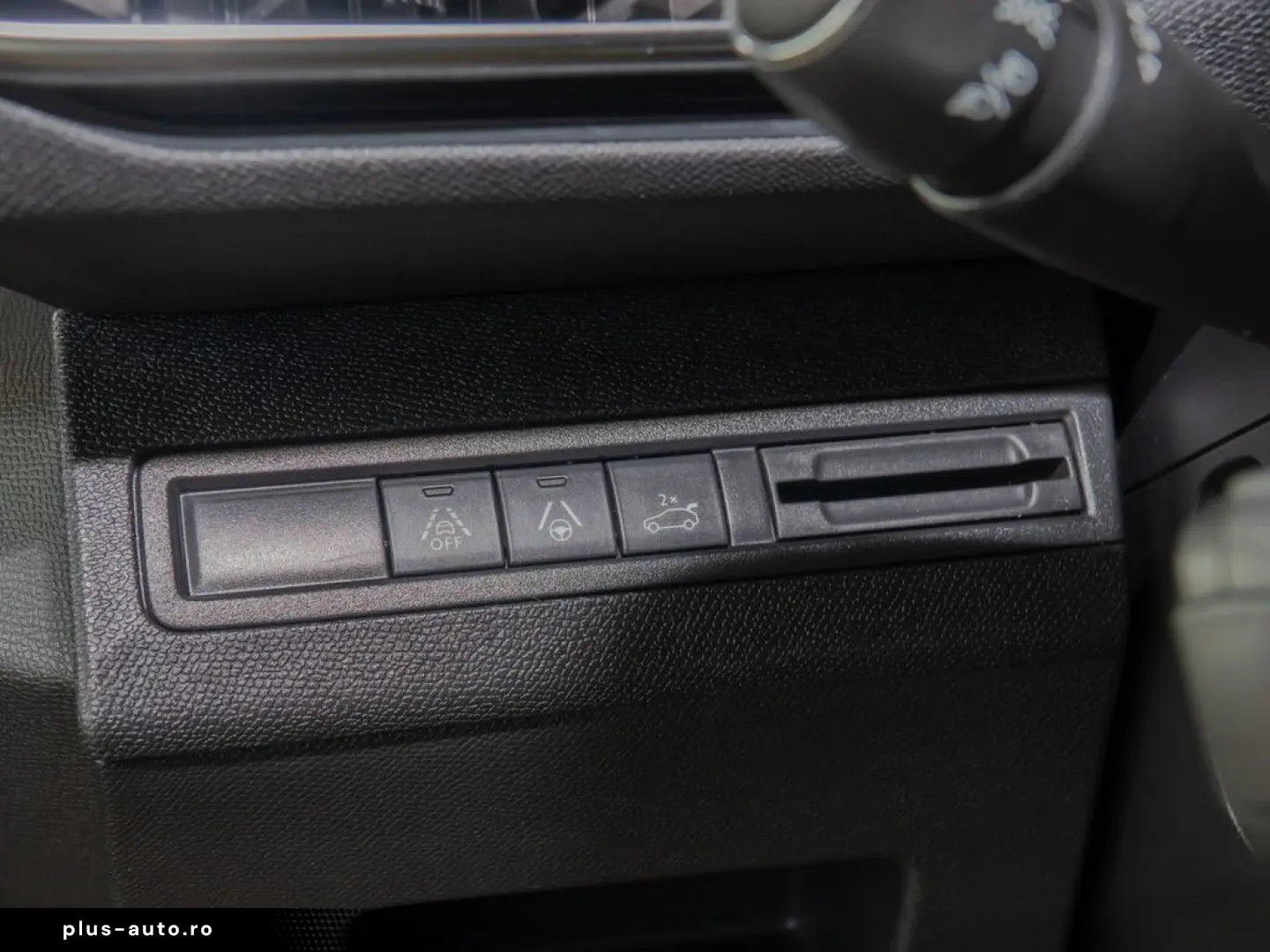 PEUGEOT 3008 GT Hybrid 136 e-DSC6 ACC LED NAVI