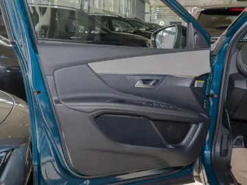 PEUGEOT 3008 GT Hybrid 136 e-DSC6 ACC LED NAVI