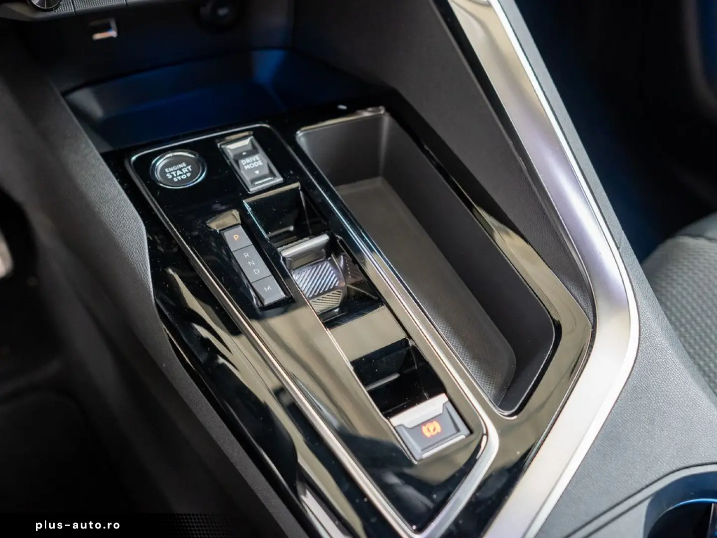 PEUGEOT 3008 GT Hybrid 136 e-DSC6 ACC LED NAVI