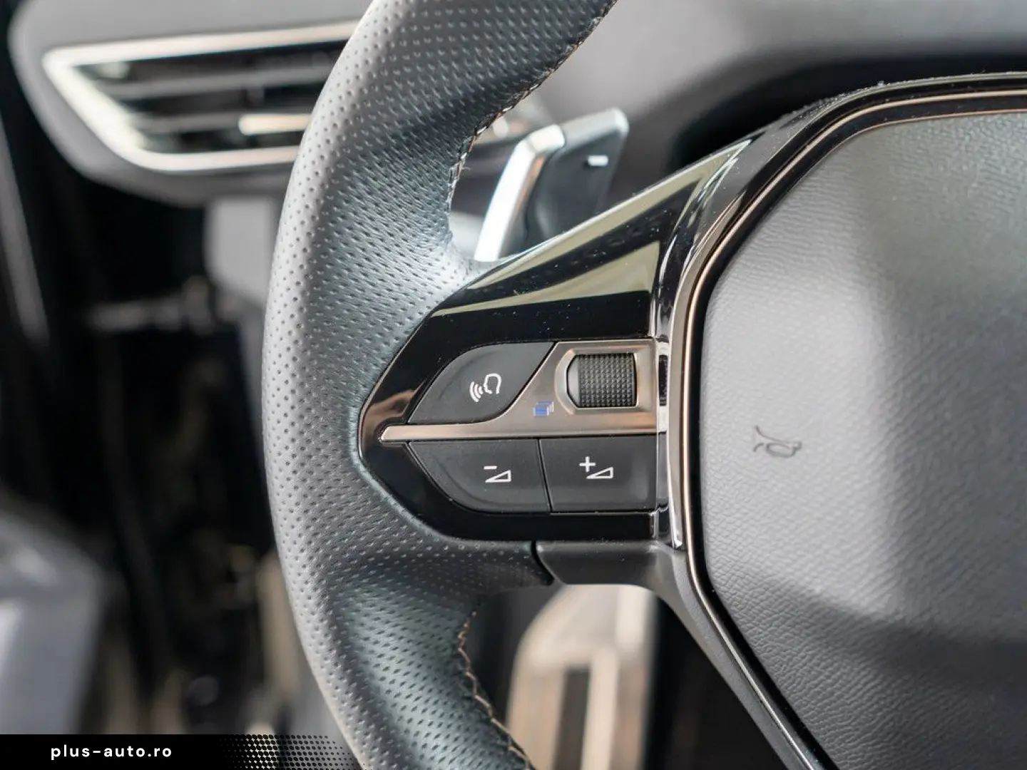 PEUGEOT 3008 GT Hybrid 136 e-DSC6 ACC LED NAVI