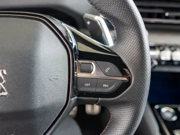 PEUGEOT 3008 GT Hybrid 136 e-DSC6 ACC LED NAVI