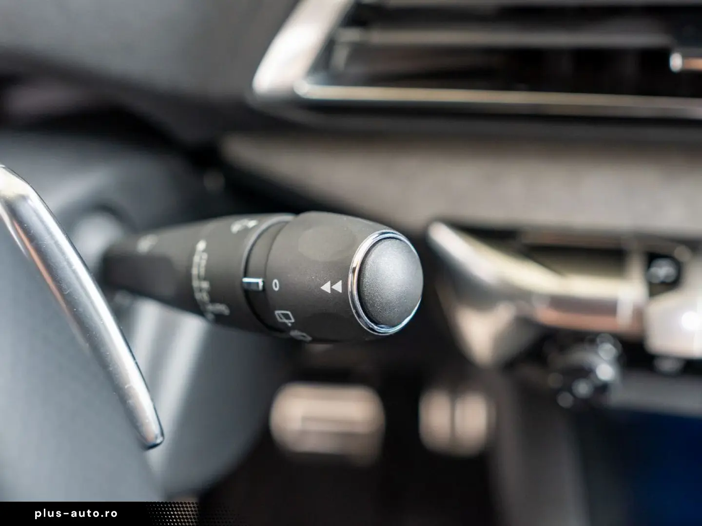 PEUGEOT 3008 GT Hybrid 136 e-DSC6 ACC LED NAVI