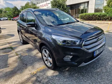 Ford Kuga 4WD  Titanium 2.0 TDCI 150CP aut. Xen Pachet Iarnă