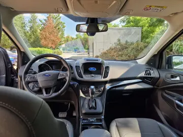Ford Kuga 4WD  Titanium 2.0 TDCI 150CP aut. Xen Pachet Iarnă