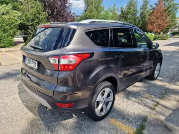 Ford Kuga 4WD  Titanium 2.0 TDCI 150CP aut. Xen Pachet Iarnă
