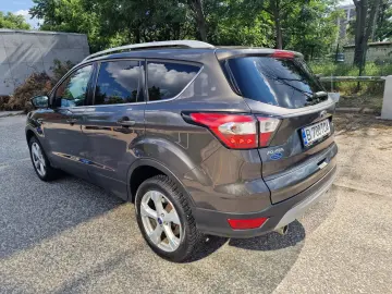 Ford Kuga 4WD  Titanium 2.0 TDCI 150CP aut. Xen Pachet Iarnă