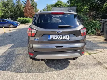 Ford Kuga 4WD  Titanium 2.0 TDCI 150CP aut. Xen Pachet Iarnă