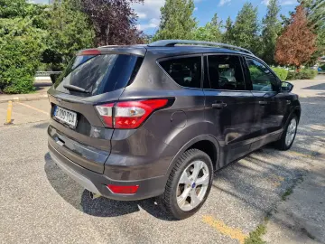 Ford Kuga 4WD  Titanium 2.0 TDCI 150CP aut. Xen Pachet Iarnă