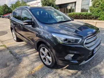 Ford Kuga 4WD  Titanium 2.0 TDCI 150CP aut. Xen Pachet Iarnă