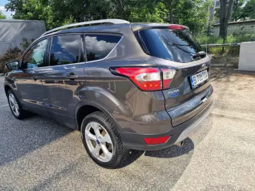 Ford Kuga 4WD  Titanium 2.0 TDCI 150CP aut. Xen Pachet Iarnă