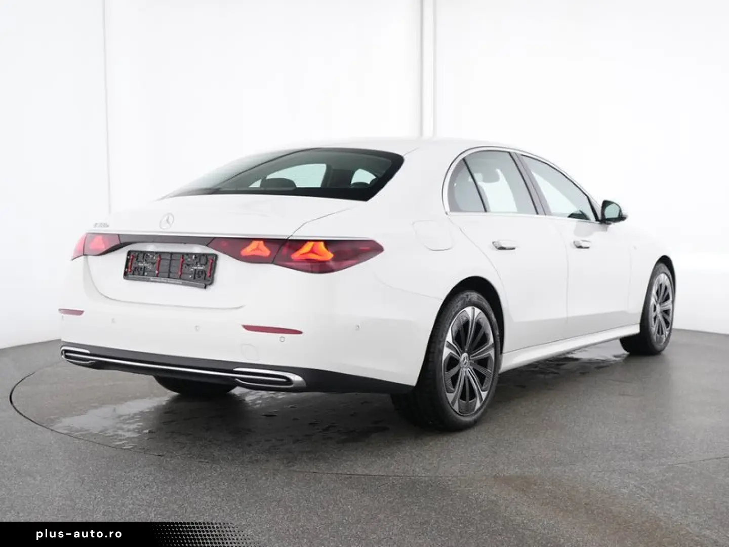 MERCEDES-BENZ E 300 e Avantgarde LED Distronic Kamera DAB