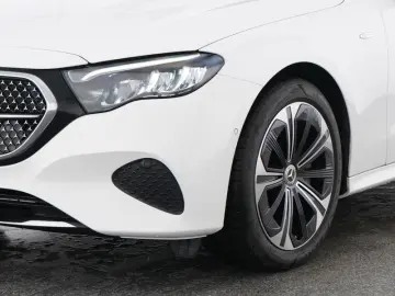 MERCEDES-BENZ E 300 e Avantgarde LED Distronic Kamera DAB