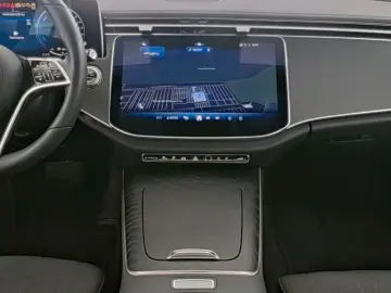 MERCEDES-BENZ E 300 e Avantgarde LED Distronic Kamera DAB