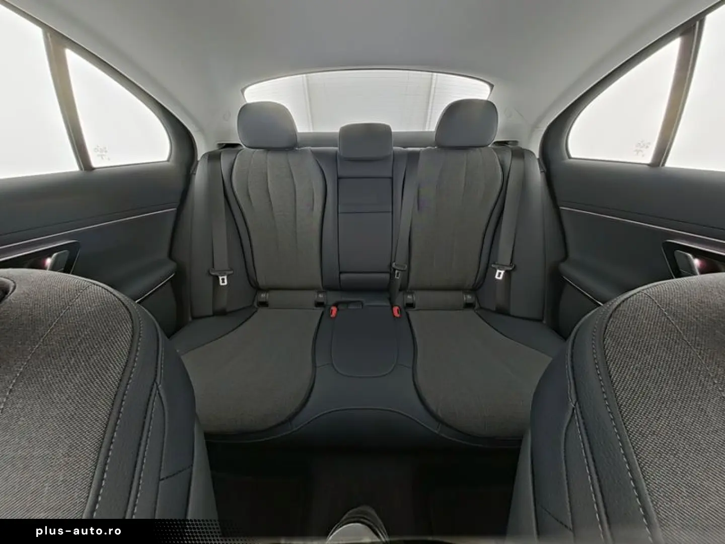 MERCEDES-BENZ E 300 e Avantgarde LED Distronic Kamera DAB