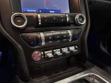 FORD Mustang GT B&O
