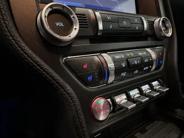 FORD Mustang GT B&O