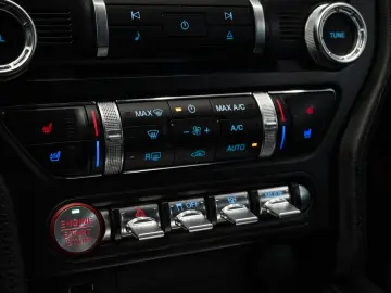 FORD Mustang GT 5.0 V8 Coupe B&O NAVI LEDER