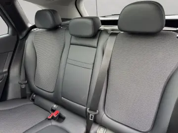 MERCEDES-BENZ GLC 200 Avantgarde Adv.Plus Pano AHK Sound