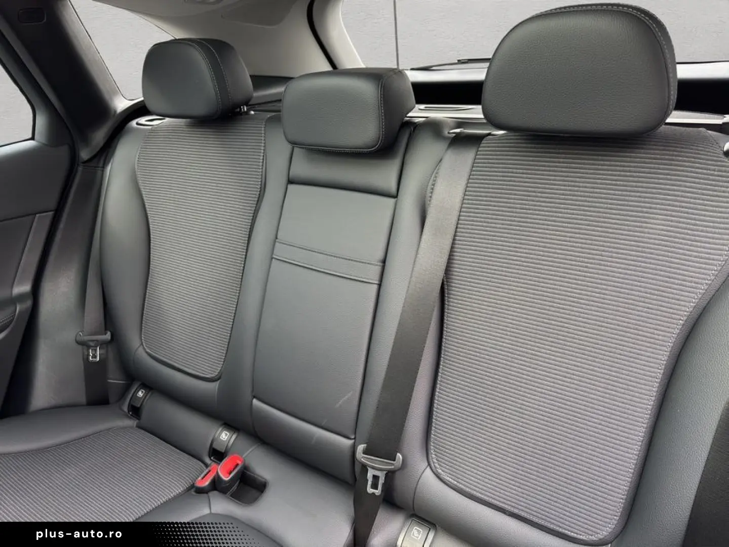 MERCEDES-BENZ GLC 200 Avantgarde Adv.Plus Pano AHK Sound