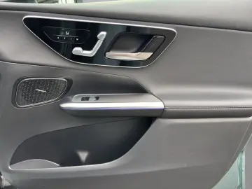 MERCEDES-BENZ GLC 200 Avantgarde Adv.Plus Pano AHK Sound