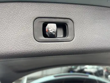 MERCEDES-BENZ GLC 200 Avantgarde Adv.Plus Pano AHK Sound