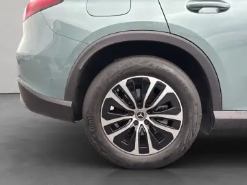 MERCEDES-BENZ GLC 200 Avantgarde Adv.Plus Pano AHK Sound