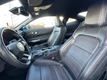 FORD Mustang Fastback 5.0 Ti-VCT V8 328 kW GT