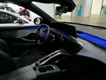 PEUGEOT 3008 GT Hybrid Navi 360 Cam Alcantara