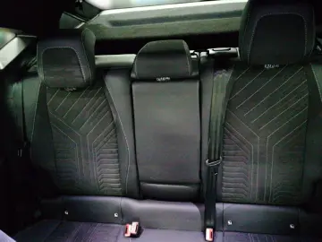 PEUGEOT 3008 GT Hybrid Navi 360 Cam Alcantara