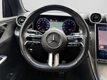 MERCEDES-BENZ GLC 200 4M AMG NIGHT DIGLI AMBI PANO DISTR KAM