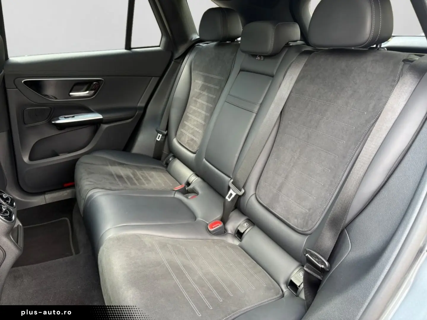 MERCEDES-BENZ GLC 200 4M AMG NIGHT DIGLI AMBI PANO DISTR KAM