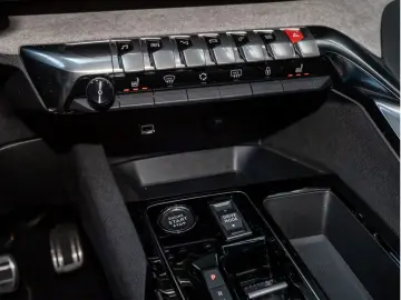 PEUGEOT 3008 GT Hybrid 136 e-DSC6 ACC PANO LED NAVI