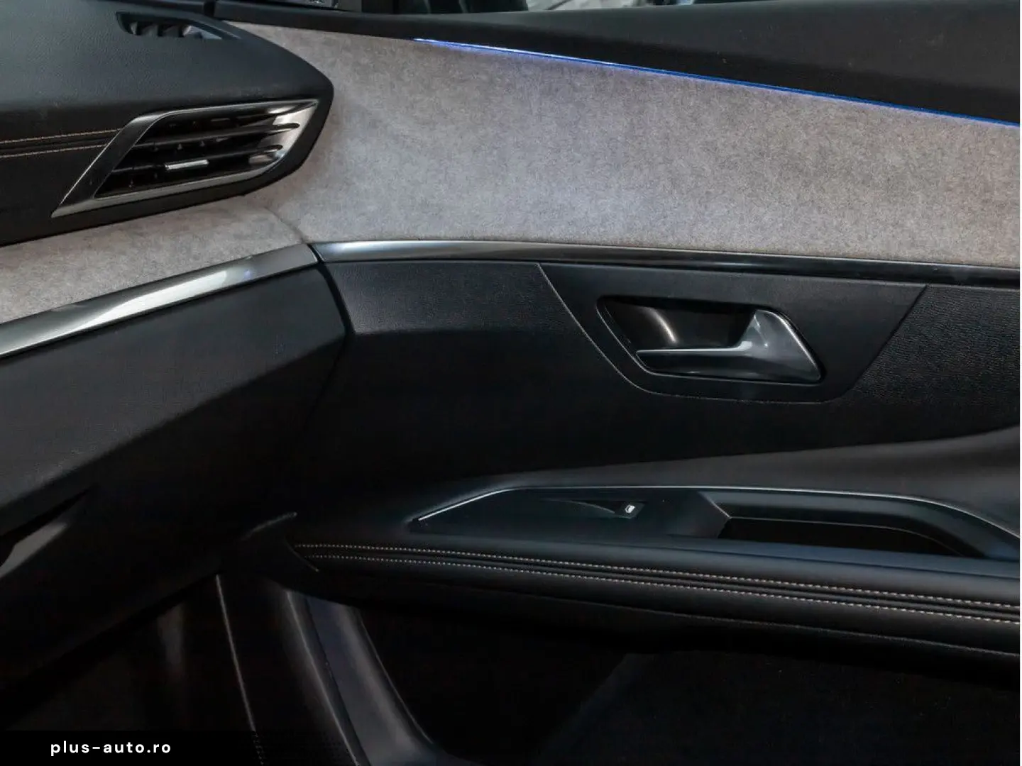 PEUGEOT 3008 GT Hybrid 136 e-DSC6 ACC PANO LED NAVI