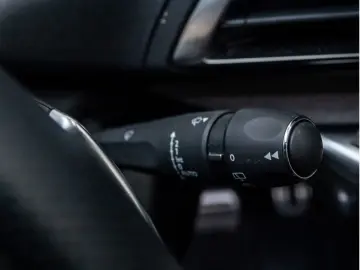 PEUGEOT 3008 GT Hybrid 136 e-DSC6 ACC PANO LED NAVI