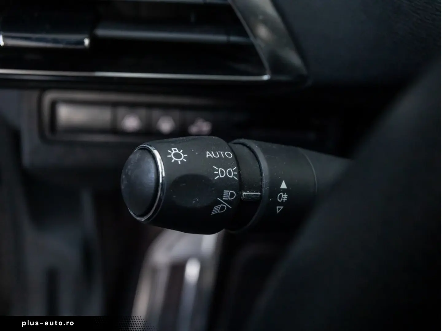 PEUGEOT 3008 GT Hybrid 136 e-DSC6 ACC PANO LED NAVI