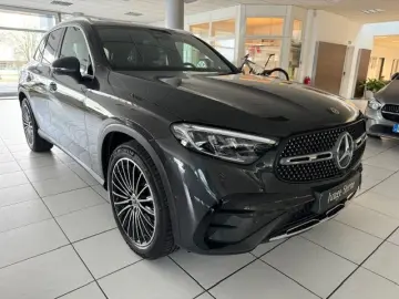 MERCEDES-BENZ GLC 300 4M AMG Pano AHK 360  20 Zoll M