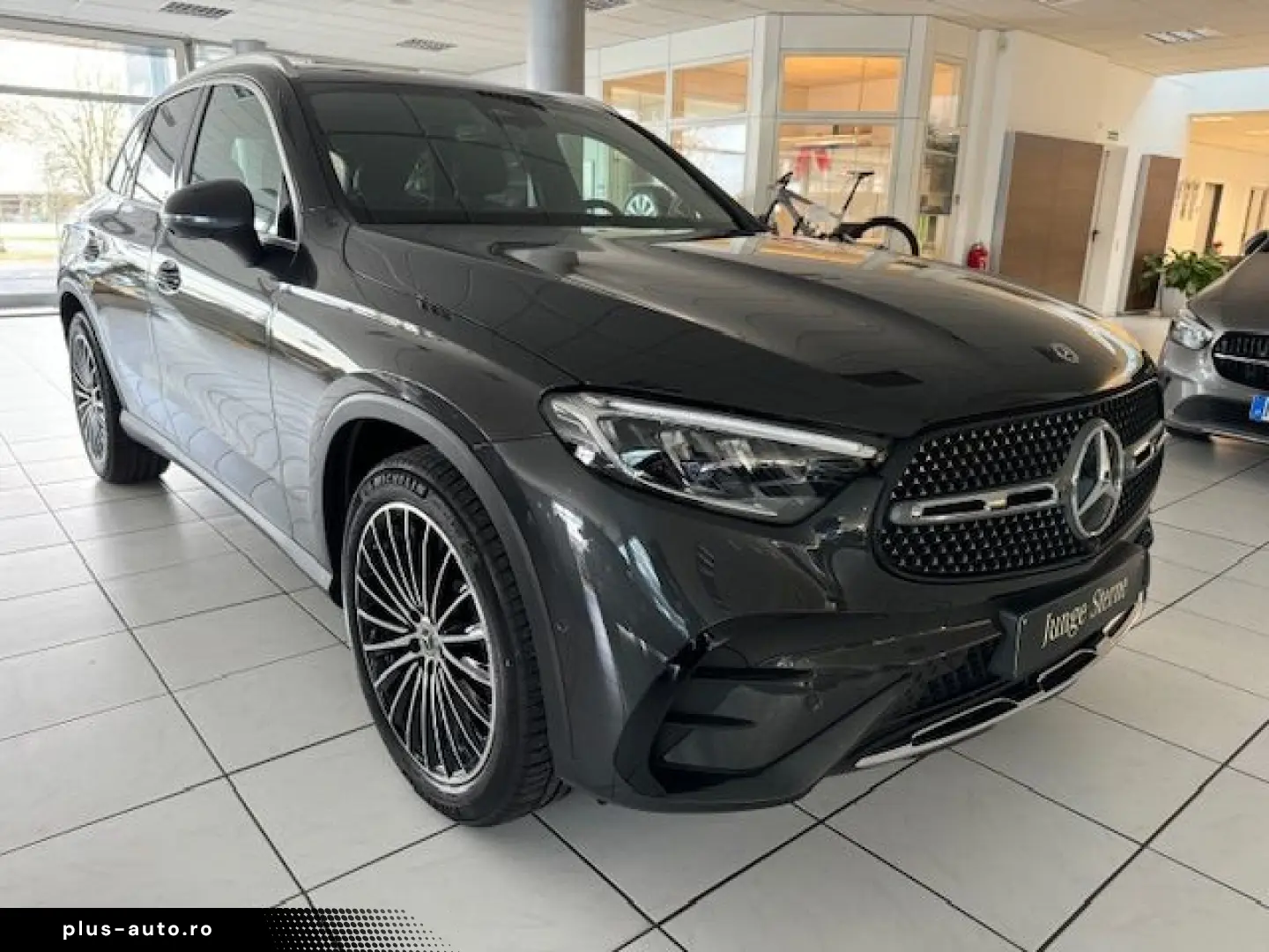 MERCEDES-BENZ GLC 300 4M AMG Pano AHK 360  20 Zoll M