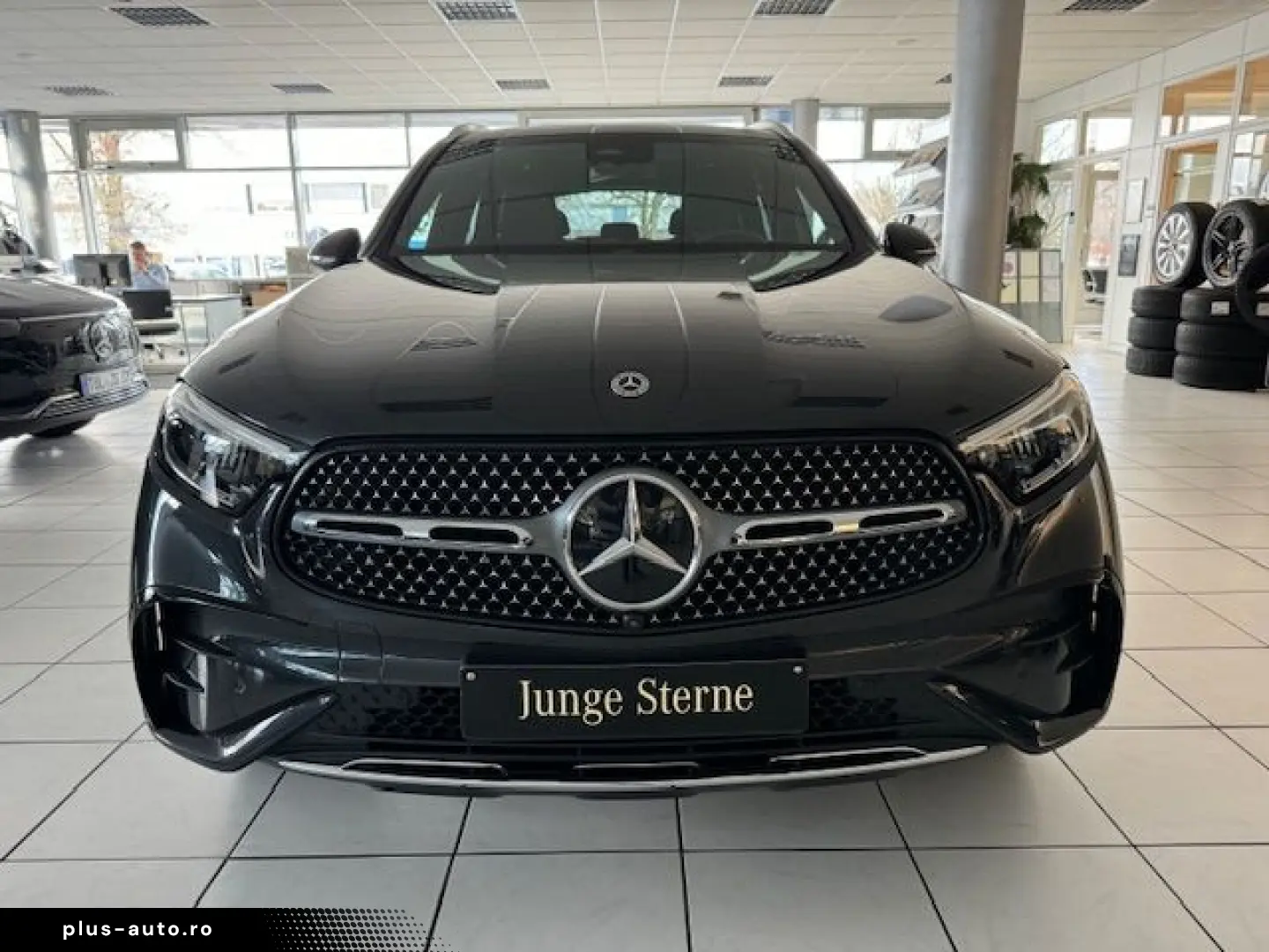 MERCEDES-BENZ GLC 300 4M AMG Pano AHK 360  20 Zoll M