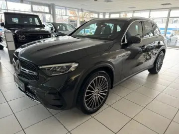MERCEDES-BENZ GLC 300 4M AMG Pano AHK 360  20 Zoll M